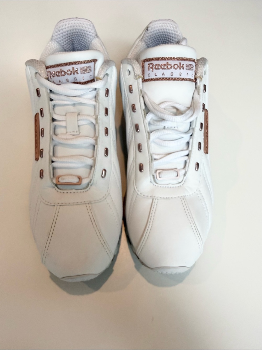 Reebok classic Oryx White Sneakers with rose gold Accents 7.5 - Picture 2 of 6